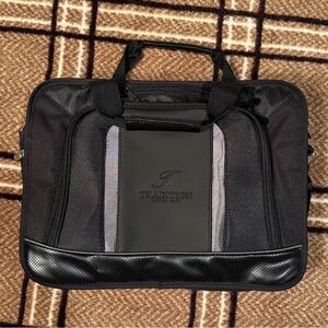 Leed’s Executive 17” Laptop Briefcase